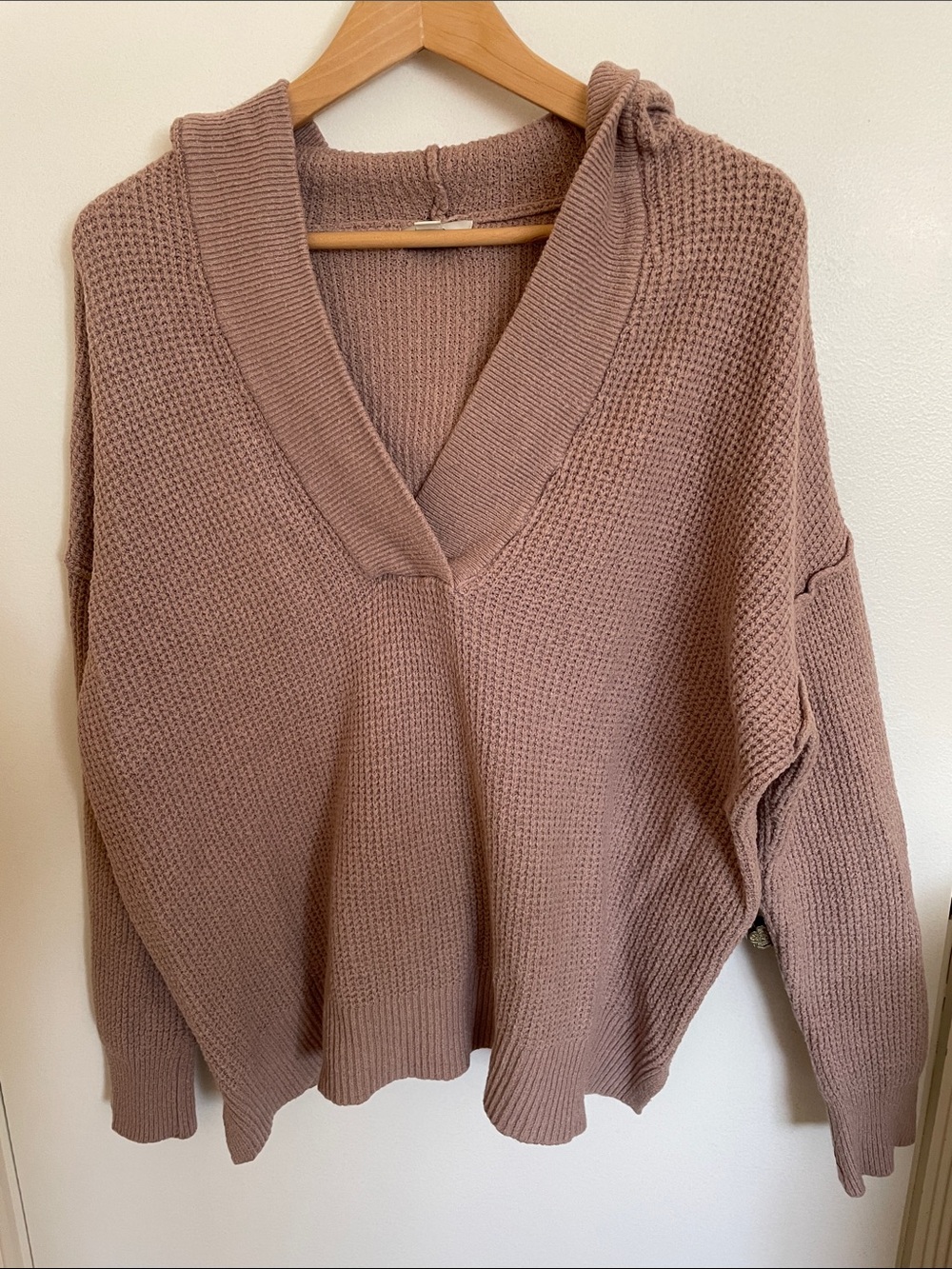 aerie Waffle-Knit V-Neck Hoodie Sweater in Mauve Taupe
